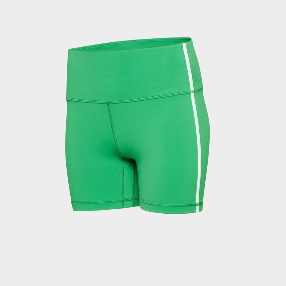 Aritzia Golden LIFE Atmosphere Hi-Rise 5" Short Size 2 NWT